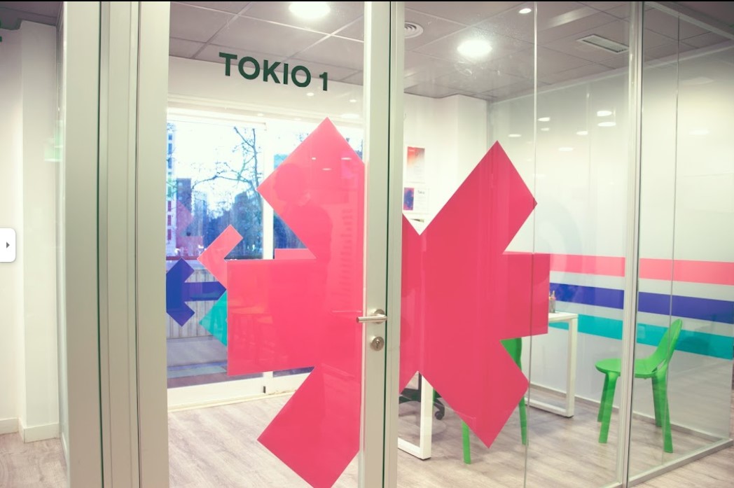 Imagen de Tokio School (2 de 2)